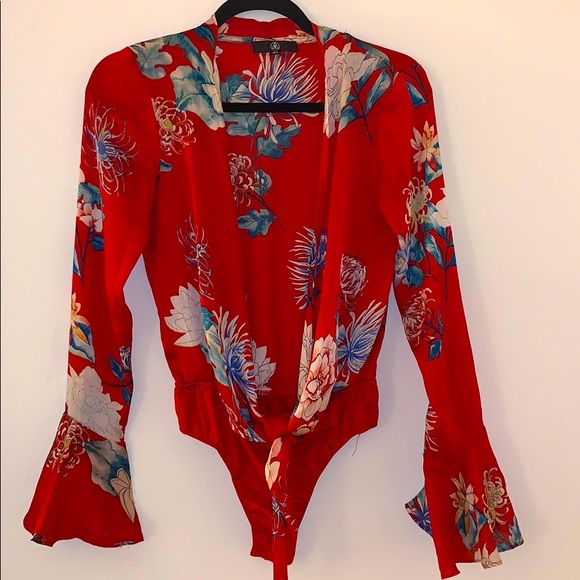 Missguided | Red Flute Sleeve Knot Front Bodysuit - Picture 6 of 8